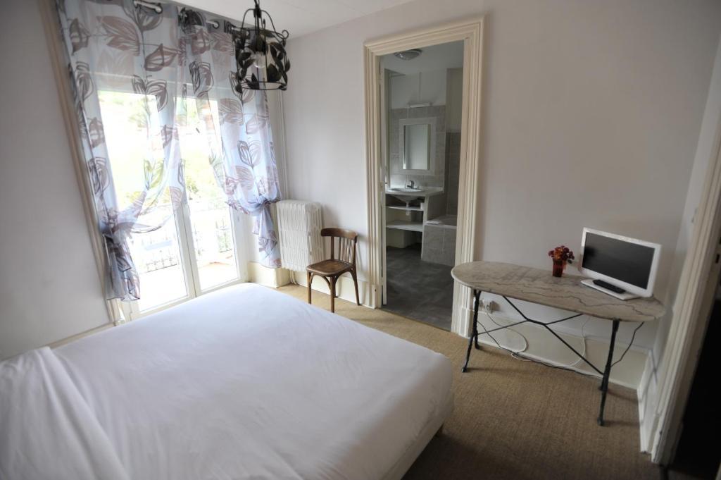 Hôtel Les Celestins à Vals-les-Bains Extérieur photo