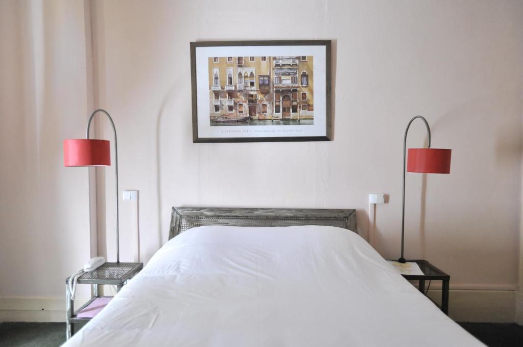Hôtel Les Celestins à Vals-les-Bains Chambre photo
