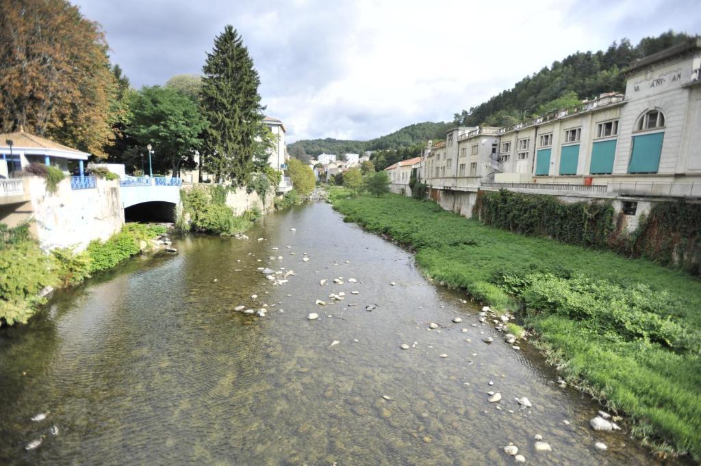 Hôtel Les Celestins à Vals-les-Bains Extérieur photo